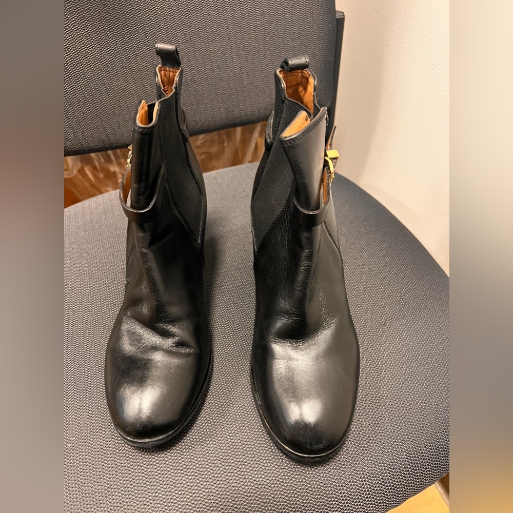 Carvela Boots Size 8.5.